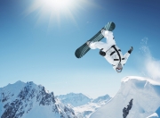 九游游戏-澳网险胜的余威，梅德韦杰夫如何将大满贯韧性注入蒙特卡洛大师赛胜利