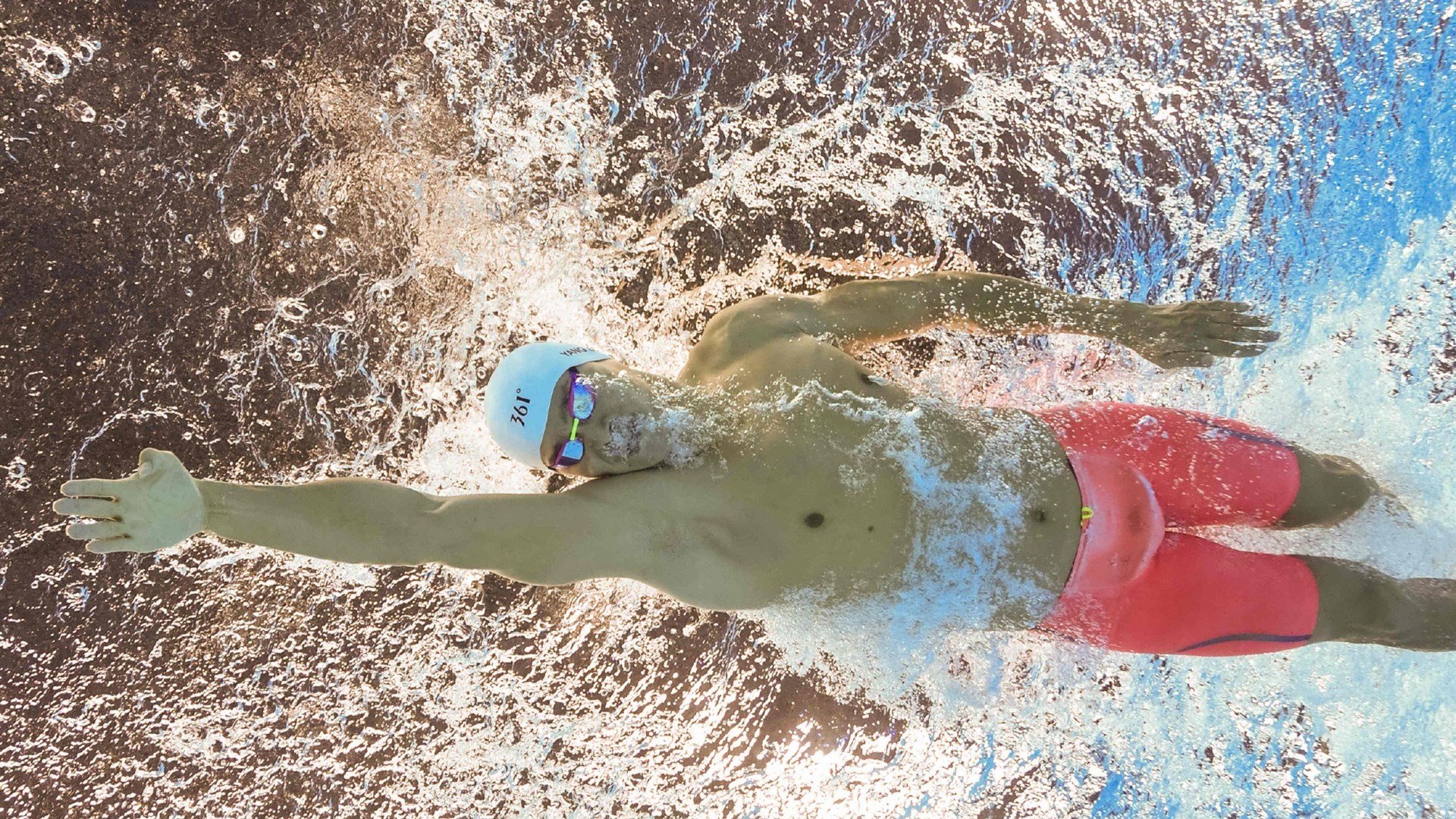 F1年度争冠焦点战，新西兰车队险胜伊拉克，赛道上的国家意志对决